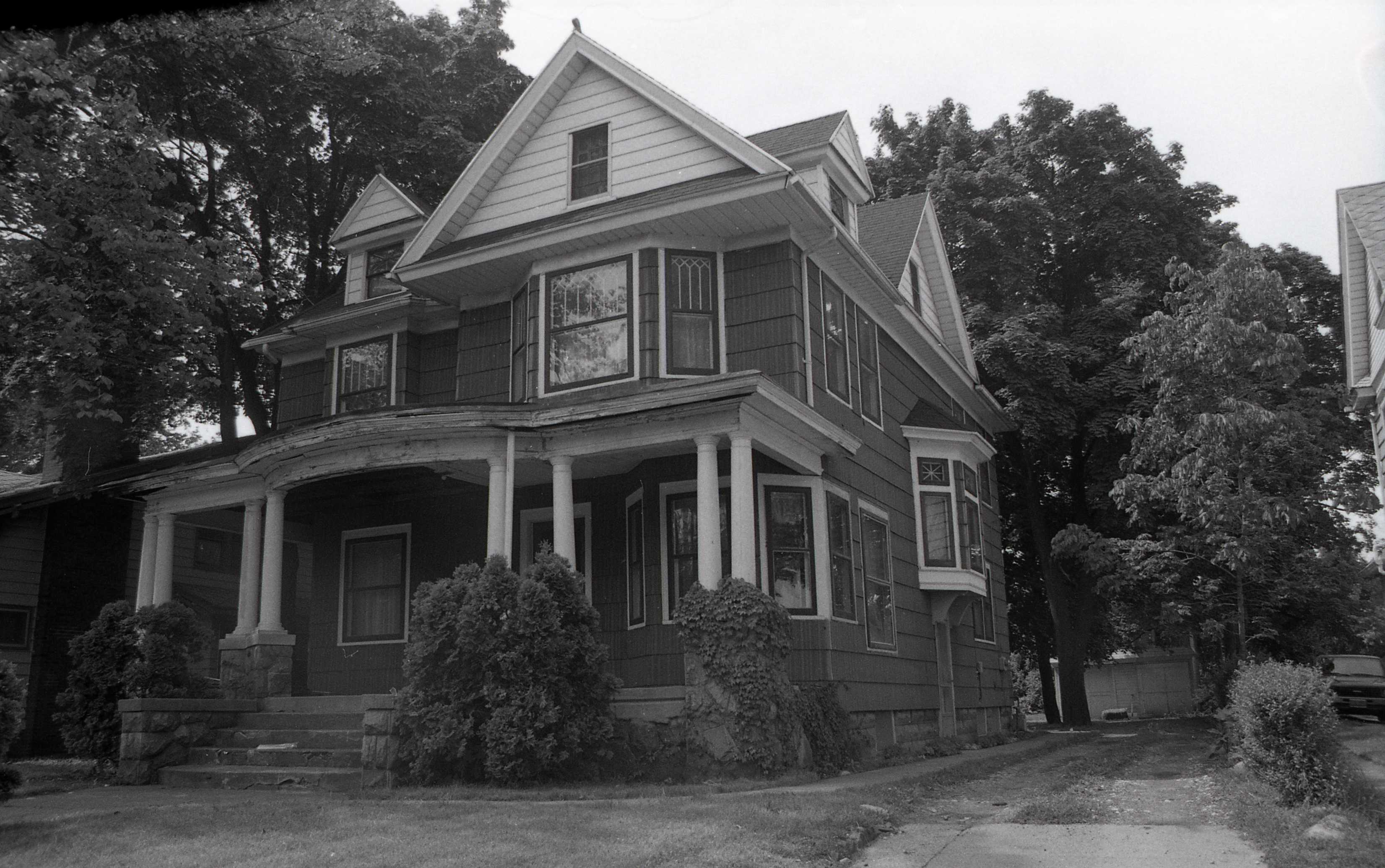 1154 Lincolnway East